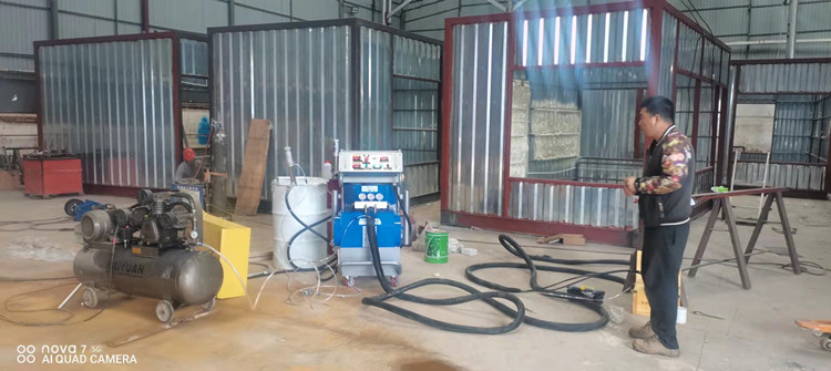 1639031586738103.jpg 聚脲噴涂機器.jpg